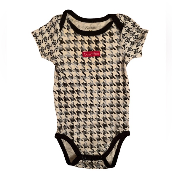 Calvin Klein onsie lot - 0-3M (5 pieces) - Picture 5 of 6